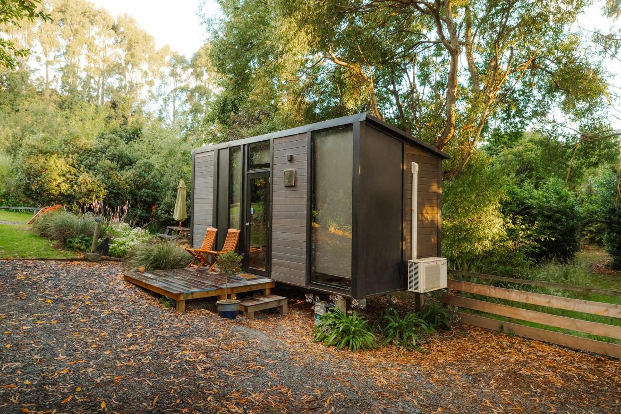 Pekapeka Tiny House By Tiny Away Villa Owaka Exterior photo