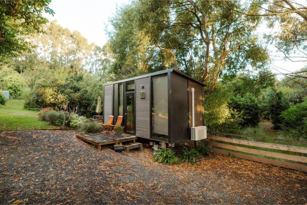 Pekapeka Tiny House By Tiny Away Villa Owaka Exterior photo